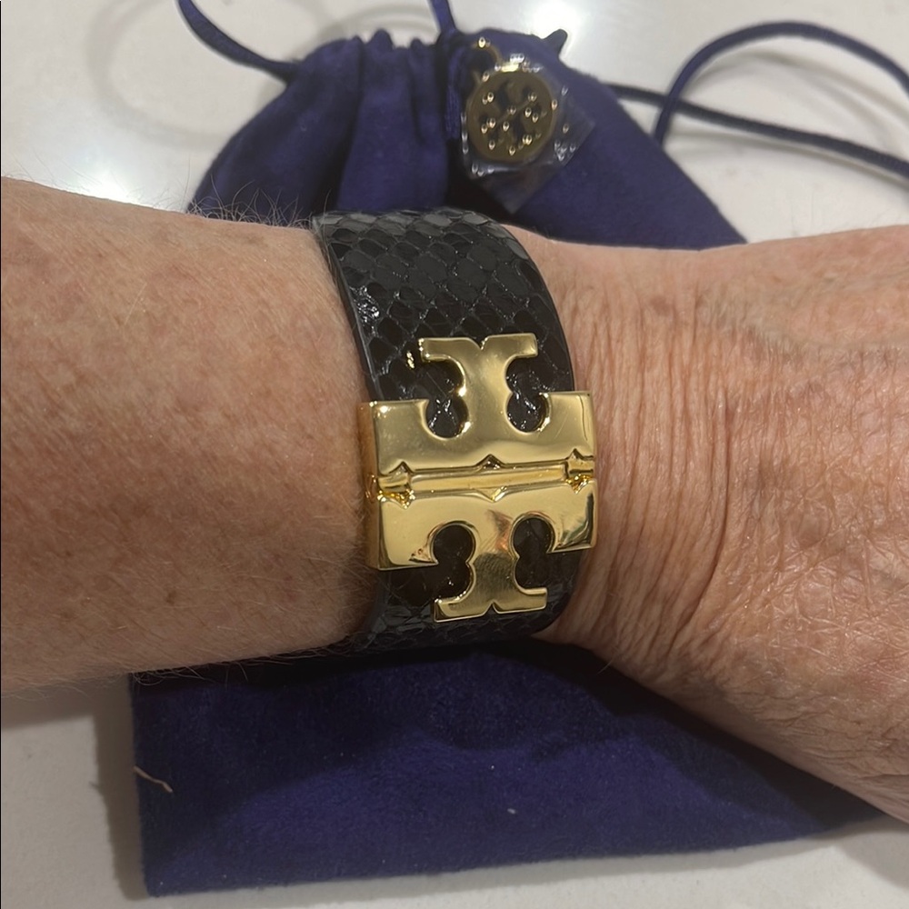 Tory Burch  New York -Leather Bracelet with dust bag